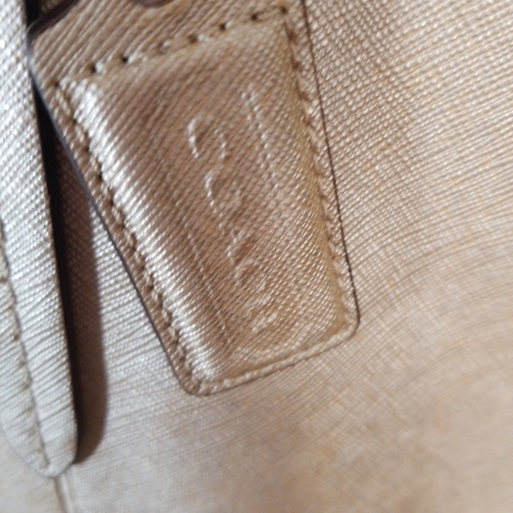 COACH Peyton Large Tote Gold Crossgrain Leather - Picture 5 of 8